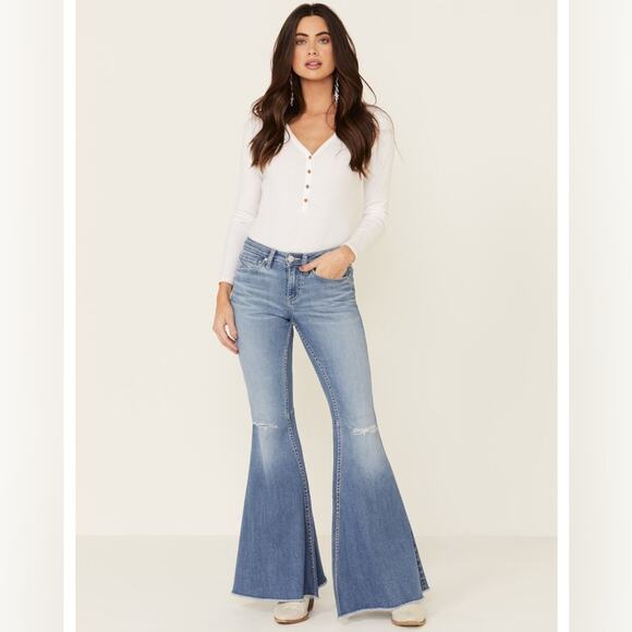 Shyanne Women's Mr Super Flare Destructed Knee Frayed Hem Jeans  -  Size:  30 - Picture 1 of 16